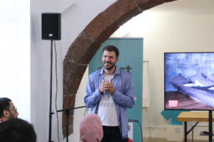 RE-launch GROWTH > Growth Hacking & Marketing